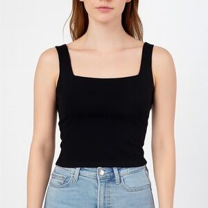 Amisu Black Crop Top